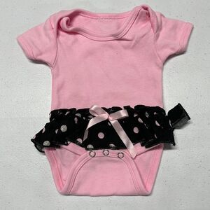 😍 3 for $15 😍 Girl’s Onesie Pink w/ Black ruffles & bow